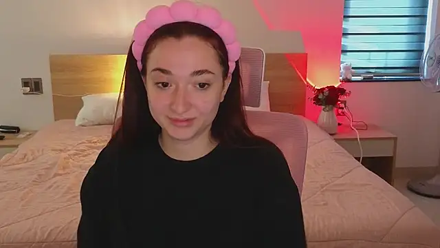 YasmineWest online show from 04-20-26, 07:00