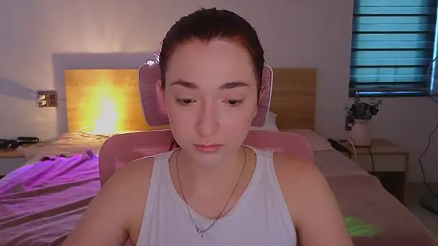 Snapshot of YasmineWest chatting on 04-29-26, 07:12 YasmineWest online show from 04-29-26, 07:12