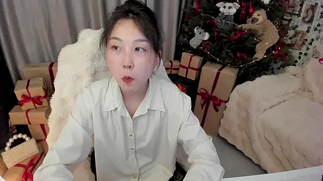 Snapshot of Minami_686 chatting on 12-20-24, 11:26 Minami 686 online show from 12-20-24, 11:26