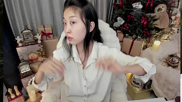 Snapshot of Minami_686 chatting on 01-12-25, 07:31 Minami 686 online show from 01-12-25, 07:31