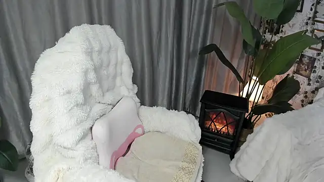 Snapshot of Minami_686 chatting on 02-20-25, 08:36 Minami 686 online show from 02-20-25, 08:36