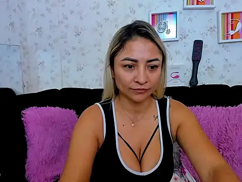 milf bigass  online show from 01-13-26, 12:21