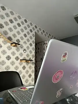 samilux5 online show from 10-28-25, 05:26