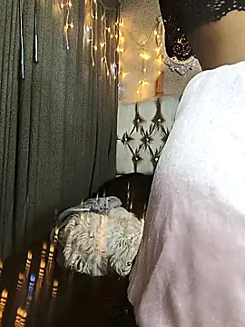 Snapshot of Dreams_sophi chatting on 12-01-25, 02:16 Dreams sophi online show from 12-01-25, 02:16