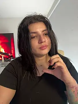 Snapshot of horny_roomiess chatting on 01-23-25, 06:45 horny roomiess online show from 01-23-25, 06:45