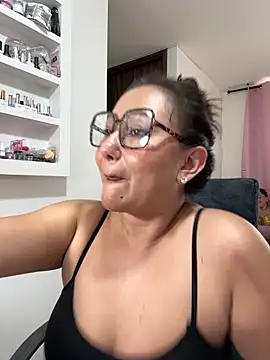 Victoria-Harper online show from 02-06-25, 09:17