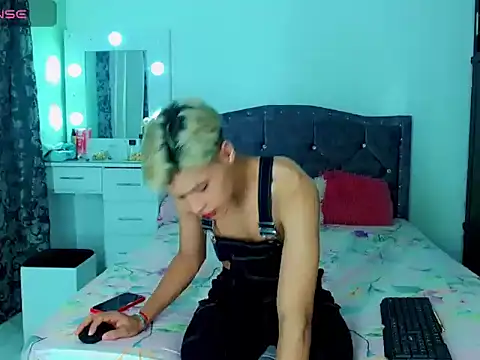 Liamscott  online show from 03-22-25, 03:52