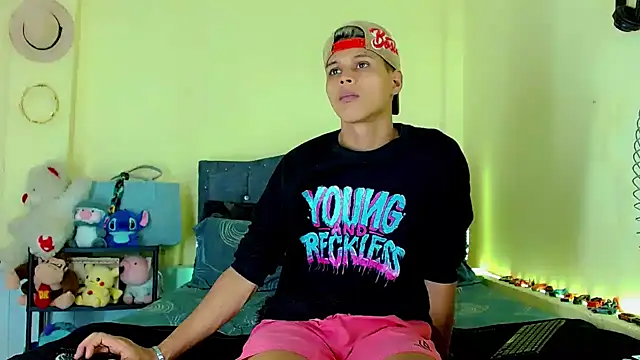 Liamscott  online show from 04-18-26, 07:07