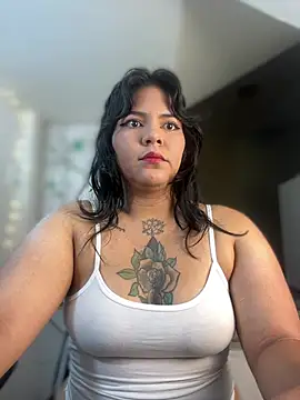 JulianaCastillo online show from 01-11-25, 08:22