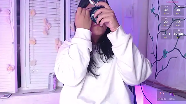 JulianaCastillo online show from 01-25-25, 08:31