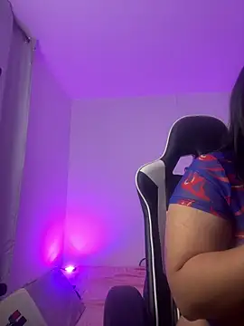 JulianaCastillo online show from 03-05-25, 08:10