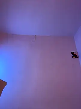 JulianaCastillo online show from 11-30-25, 09:35