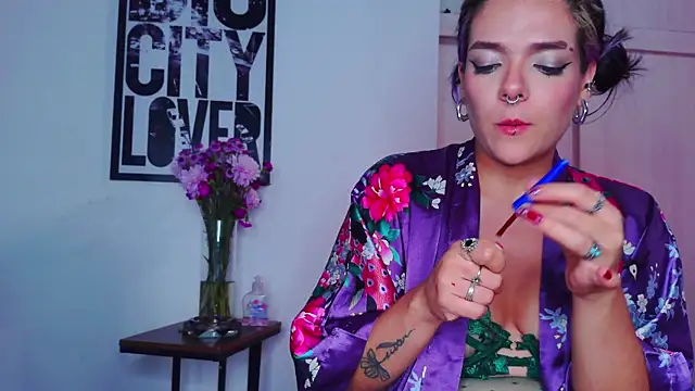 purple em69 online show from 09-21-25, 04:47