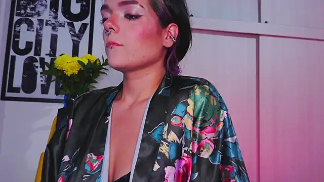 purple em69 online show from 10-24-25, 03:25