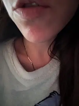 Snapshot of rossana99_ chatting on 02-16-25, 02:21 rossana99 online show from 02-16-25, 02:21