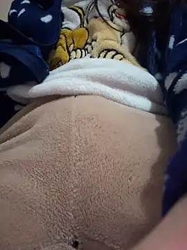 Snapshot of rossana99_ chatting on 11-21-25, 07:45 rossana99 online show from 11-21-25, 07:45