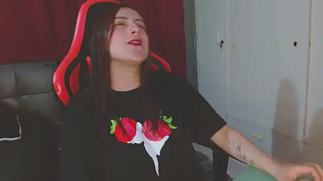 Snapshot of Noamartin_ chatting on 12-10-24, 02:05 Noamartin  online show from 12-10-24, 02:05