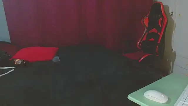 Snapshot of Noamartin_ chatting on 01-05-25, 03:32 Noamartin  online show from 01-05-25, 03:32