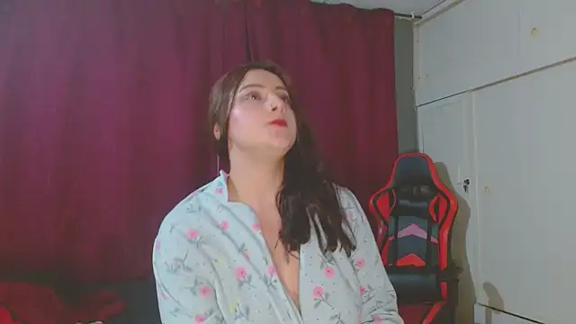 Snapshot of Noamartin_ chatting on 01-06-25, 04:58 Noamartin  online show from 01-06-25, 04:58