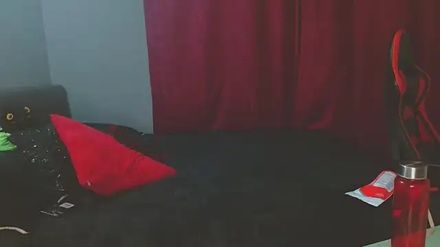 Snapshot of Noamartin_ chatting on 01-17-25, 12:20 Noamartin  online show from 01-17-25, 12:20