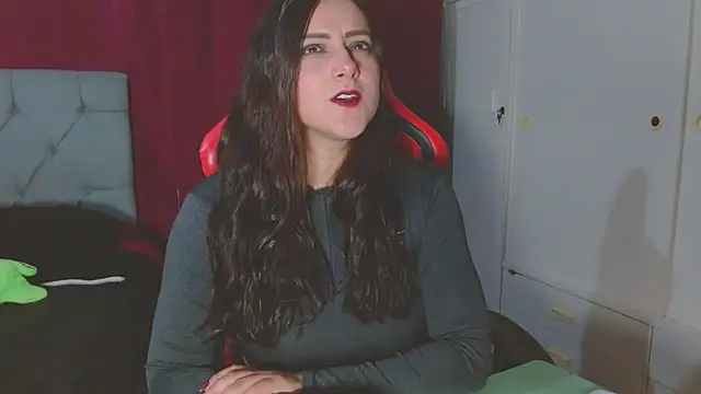 Snapshot of Noamartin_ chatting on 10-09-25, 01:25 Noamartin  online show from 10-09-25, 01:25