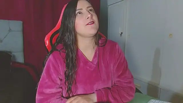 Snapshot of Noamartin_ chatting on 10-11-25, 01:05 Noamartin  online show from 10-11-25, 01:05