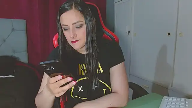 Snapshot of Noamartin_ chatting on 10-12-25, 02:10 Noamartin  online show from 10-12-25, 02:10