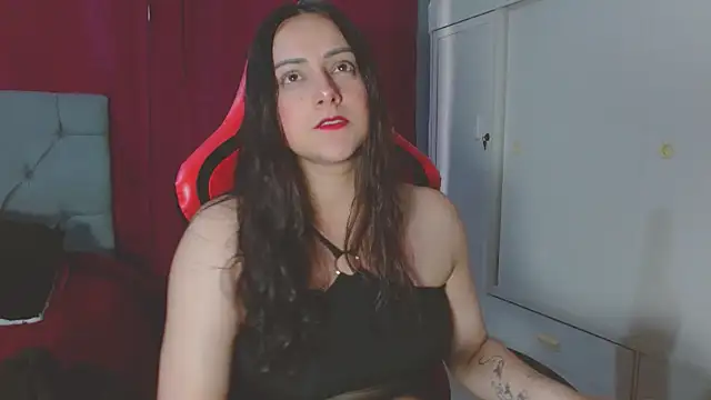 Snapshot of Noamartin_ chatting on 10-21-25, 10:21 Noamartin  online show from 10-21-25, 10:21