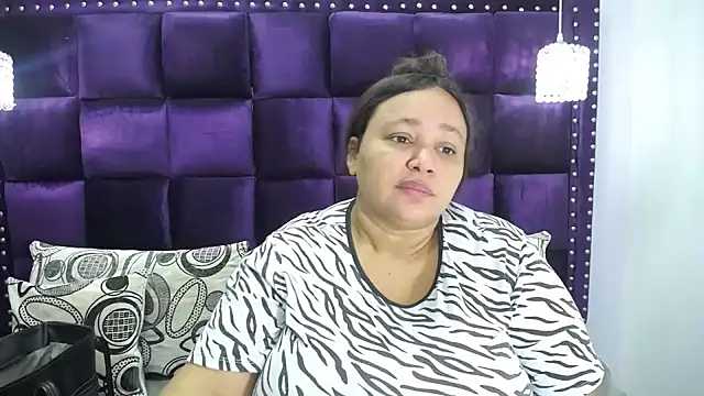 CrushOnMe  online show from 01-05-25, 12:21