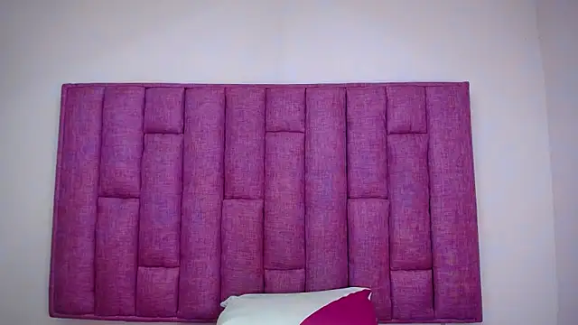 CrushOnMe  online show from 10-31-25, 07:37