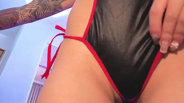 sarah cruzz  online show from 04-10-26, 02:28