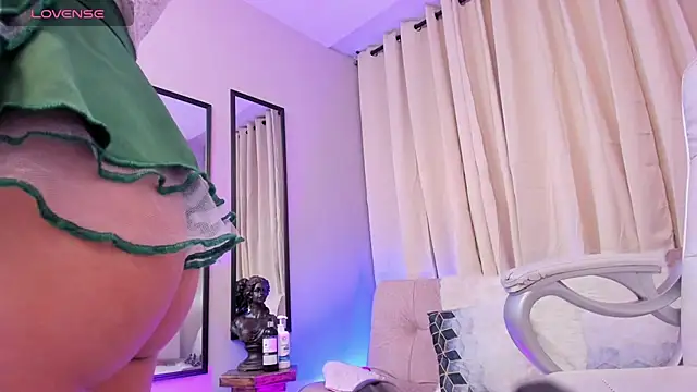 sarah cruzz  online show from 04-25-26, 02:14