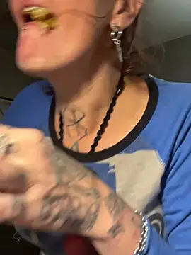 renegade vyxxen online show from 12-23-24, 02:02