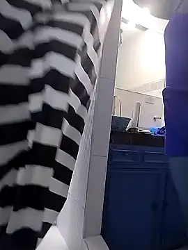 Snapshot of LucifernandaSw chatting on 01-09-25, 04:17 LucifernandaSw online show from 01-09-25, 04:17