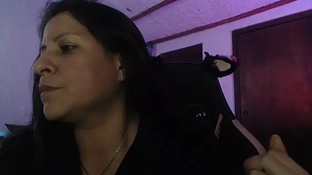 Snapshot of LucifernandaSw chatting on 02-11-26, 09:36 LucifernandaSw online show from 02-11-26, 09:36