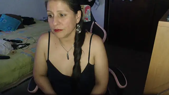 LucifernandaSw online show from 04-28-26, 02:27