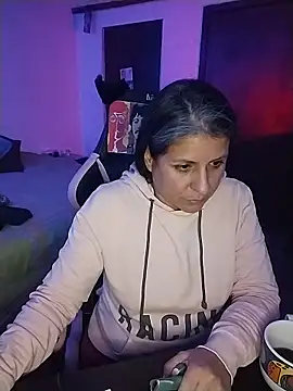 LucifernandaSw online show from 05-20-26, 04:40