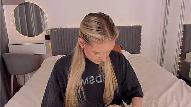 CassieRayss online show from 02-02-26, 08:57