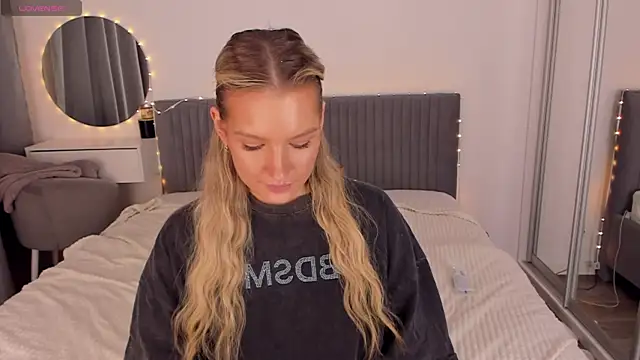 CassieRayss online show from 04-18-26, 07:58