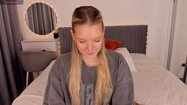 CassieRayss online show from 05-19-26, 12:00