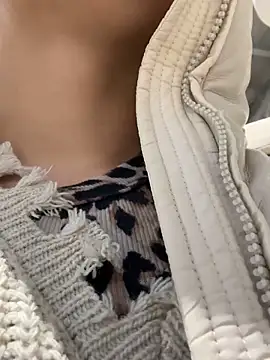 Snapshot of AngelinaTeller chatting on 12-25-24, 05:05 AngelinaTeller online show from 12-25-24, 05:05