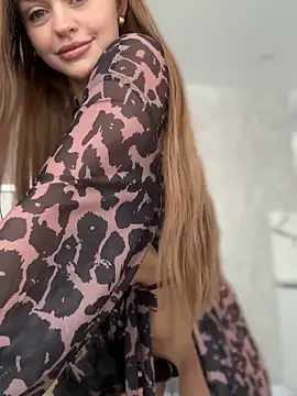 Snapshot of AngelinaTeller chatting on 03-13-25, 02:27 AngelinaTeller online show from 03-13-25, 02:27