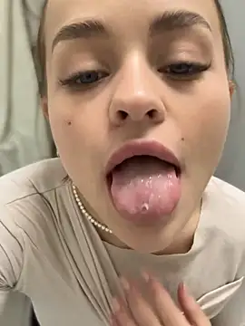 Snapshot of AngelinaTeller chatting on 03-15-25, 04:57 AngelinaTeller online show from 03-15-25, 04:57