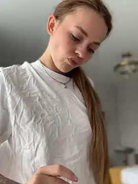 Snapshot of AngelinaTeller chatting on 03-23-25, 02:26 AngelinaTeller online show from 03-23-25, 02:26