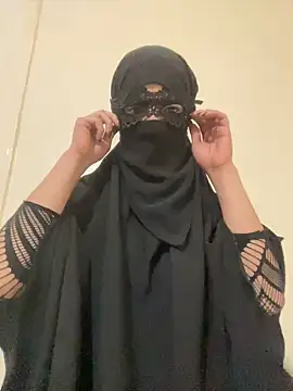 Snapshot of Hijabi_HotGirls chatting on 02-14-25, 11:09 Hijabi HotGirls online show from 02-14-25, 11:09
