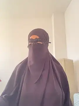 Snapshot of Hijabi_HotGirls chatting on 02-16-25, 12:54 Hijabi HotGirls online show from 02-16-25, 12:54