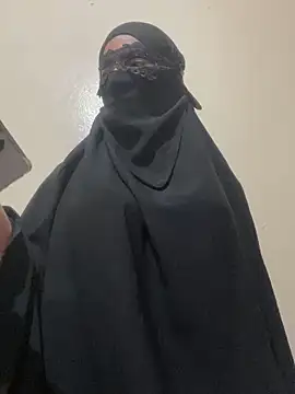 Snapshot of Hijabi_HotGirls chatting on 02-26-25, 08:22 Hijabi HotGirls online show from 02-26-25, 08:22