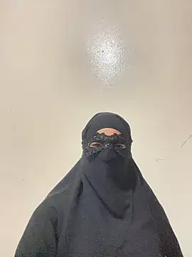 Snapshot of Hijabi_HotGirls chatting on 02-27-25, 08:53 Hijabi HotGirls online show from 02-27-25, 08:53