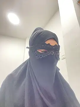 Snapshot of Hijabi_HotGirls chatting on 03-06-25, 11:53 Hijabi HotGirls online show from 03-06-25, 11:53