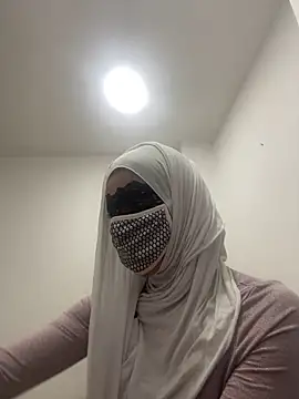 Snapshot of Hijabi_HotGirls chatting on 03-16-25, 10:31 Hijabi HotGirls online show from 03-16-25, 10:31